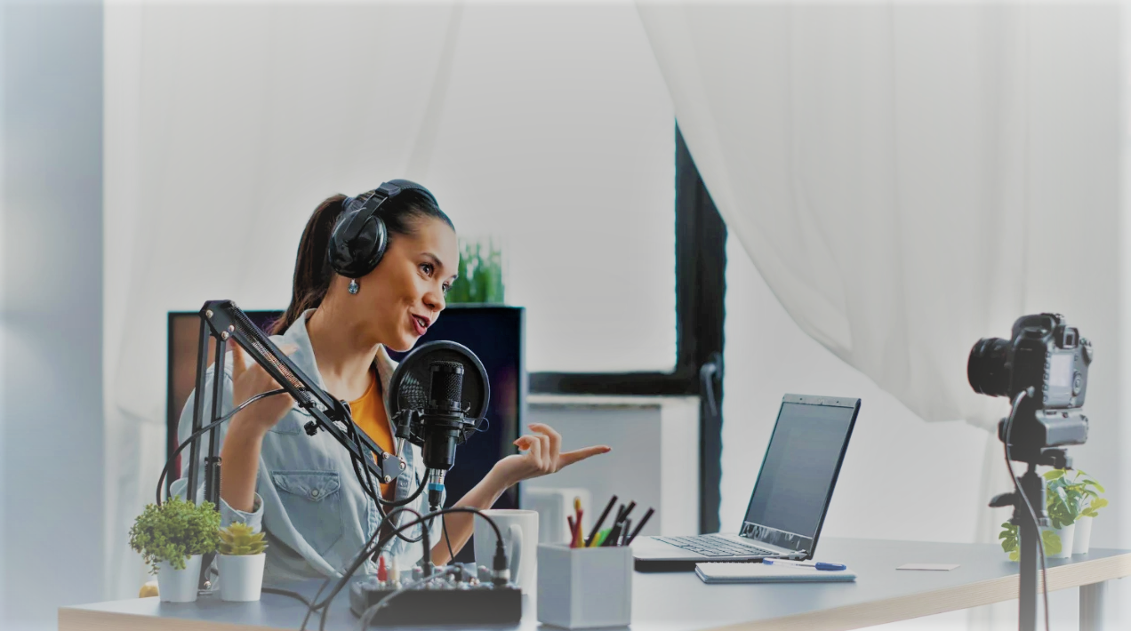 Dari Obrolan ke Personal Brand: Podcast Bentuk Identitas Digital