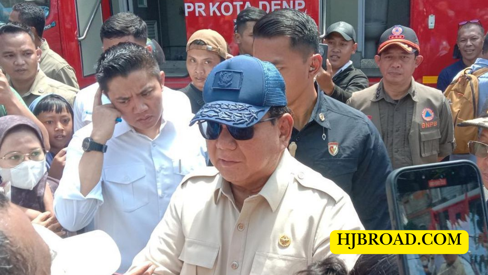 Prabowo Subianto Temui Korban Banjir Besar di Bali